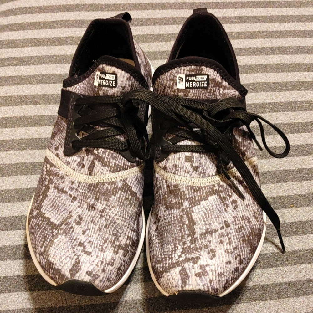 New Balance gymshoes